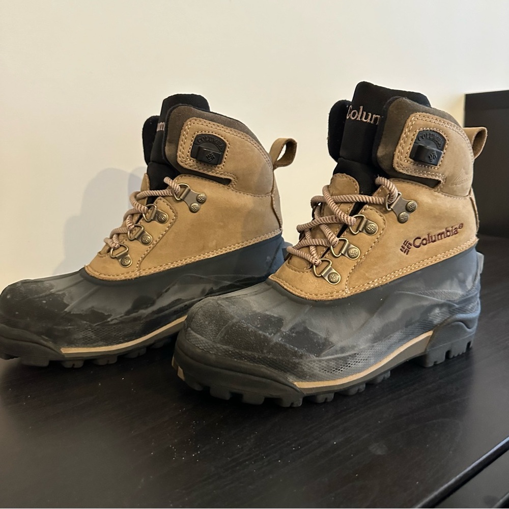 Columbia Bugabootoo Women’s Winter Boots, Size US 7
